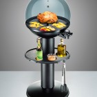 Der Standgrill BBQ 2004/S Gourmet Plus von Rommelsbacher vereint die Vorteile eines Säulengrills mit denen des elektrischen Grillens. (Bild: Rommelsbacher)