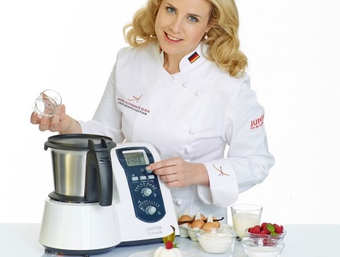 Jupiter Mycook mit Andrea-Schirmaier-Huber (Bild: Jupiter)
