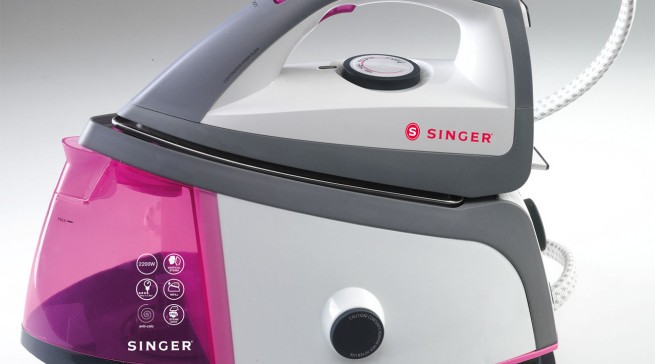 2.200 Watt Leistung bietet die Singer Buegelstation SHG 6203