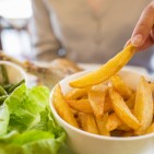 Der Multifunktionsofen von Grundig ermöglicht Snacken ohne schlechtes Gewissen dank der Home Fritte