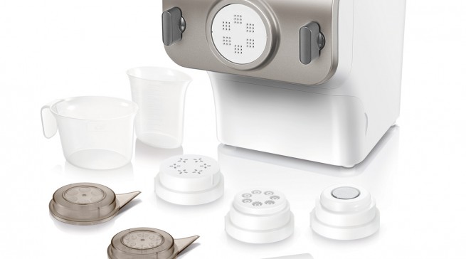 Der Philips Pastamaker HR2355/09 mit Zubehör