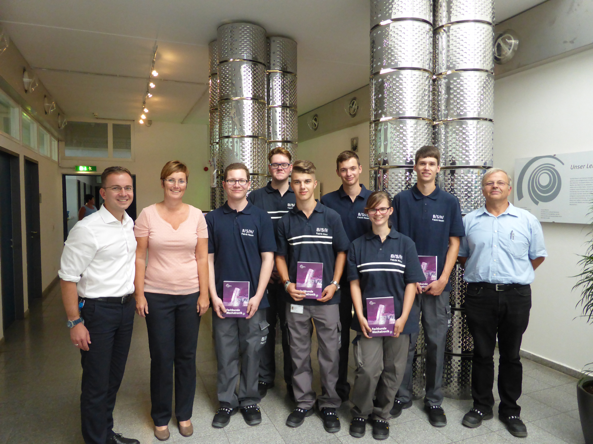 Los geht’s: Sechs Schulabgänger haben ihre Ausbildung bei der BSH in Nauen begonnen.