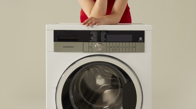 Die Grundig Waschmaschine GWN 59464 C in Vorderansicht