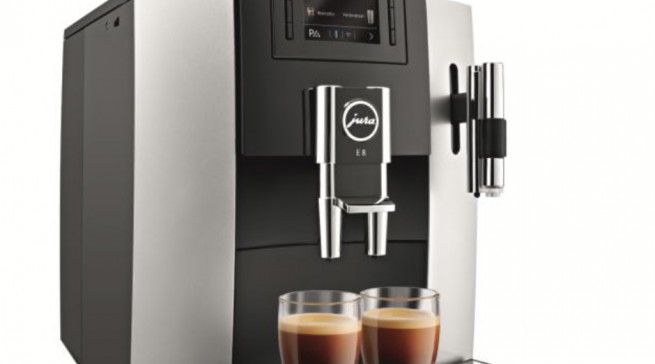 Der JURA E8 Kaffeevollautomat in der Platin-Variante