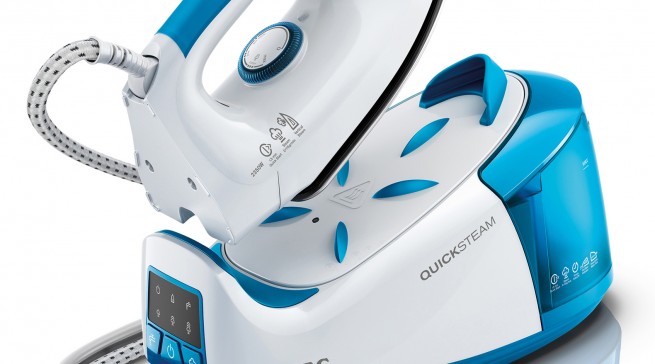 AEG Bügelstation QuickSteam DBS 3350-1 mit 2.350 Watt Leistung.