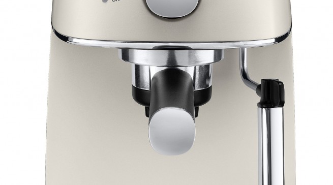 De'Longhi Distinta Espressomaschine ECI341 mit 2 Siebträgereinsätzen.