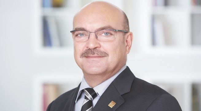 „Heutzutage informieren sich viel mehr Menschen online, um dann offline im Geschäft zu kaufen als umgekehrt“, Franz Schnur, telering-Geschäftsführer.