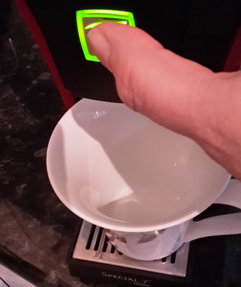 Teemaschine Special.T von Nestlé im Test – Schön! Reicht das schon aus?
