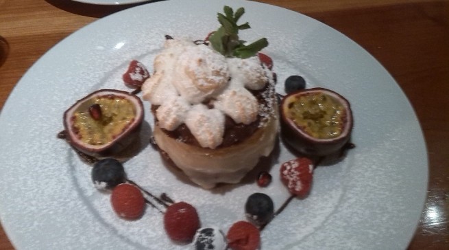 Leckere Desserts zum Fest: „Bauli“ Weihnachtskuchen mit Früchten (Bild: di)