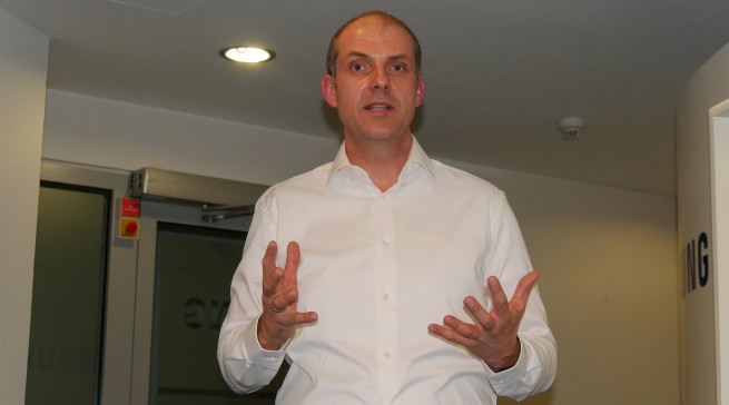 Alexander Zeeh, Head of Home Appliances Samsung: „2016 wird Samsung bei Hausgeräten seine Position durch Investitionen in den Handel signifikant stärken.“