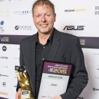 Michael Peters nahm den Preis „Händler des Jahres“ für expert entgegen.