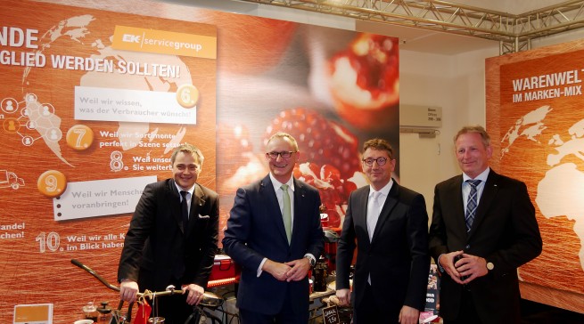 Präsentieren sich auf der Ambiente als Fachhandelsauffrischer: Die EK-Manager Dr. Stefan Vogel, Andreas Lück sowie die EK-Vorstände Franz-Josef Hasebrink (Vorsitzender) und Bernd Horenkamp (v.li.).