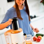 Russell Hobbs 3 in 1 Ultimativer Entsafter ist Entsafter, Zitruspresse und Smoothie Maker.