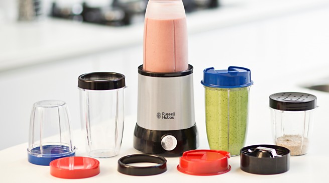 Russell Hobbs Mixer Nutri Boost mit 5 Kunststoffbehältern.