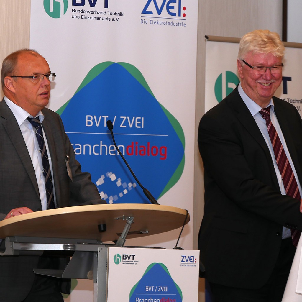 Günter Lehfeld (li), Vorstand expert Wachstums- und Beteiligungs AG, und Volker Müller, Vorstandsvorsitzender der expert AG, referierten über das Konzept der expert Innovationsfiliale Schwerin und gaben erste, sehr beeindruckende Ergebnisse bei Umsatz wie auch bei der Kundenfrequenz preis.