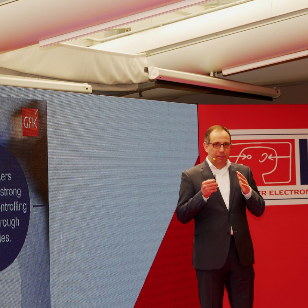Friedemann Stöckle, GfK Global Director Major Domestic Appliances: „Je mehr Frauen einem Beruf nachgehen, desto mehr engagieren sich die Männer im Haushalt.“
