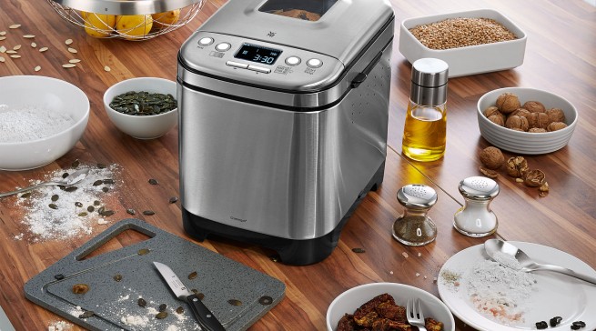 WMF Kult X Brotbackautomat mit Ultra-Schnell-Back-Funktion.