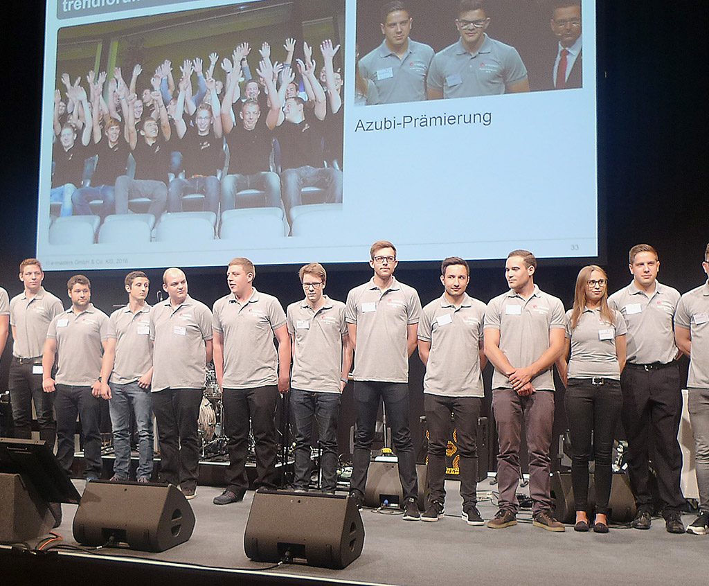 Qualifizierter Nachwuchs – eine Herausforderung, der sich e-masters mit Jugendmagazin JUMP NOW und vielen weiteren Kommunikationsmaßnahmen stellt.