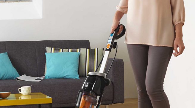 Rowenta Staubsauger Clean & Steam mit Saug- und Dampffunktion.