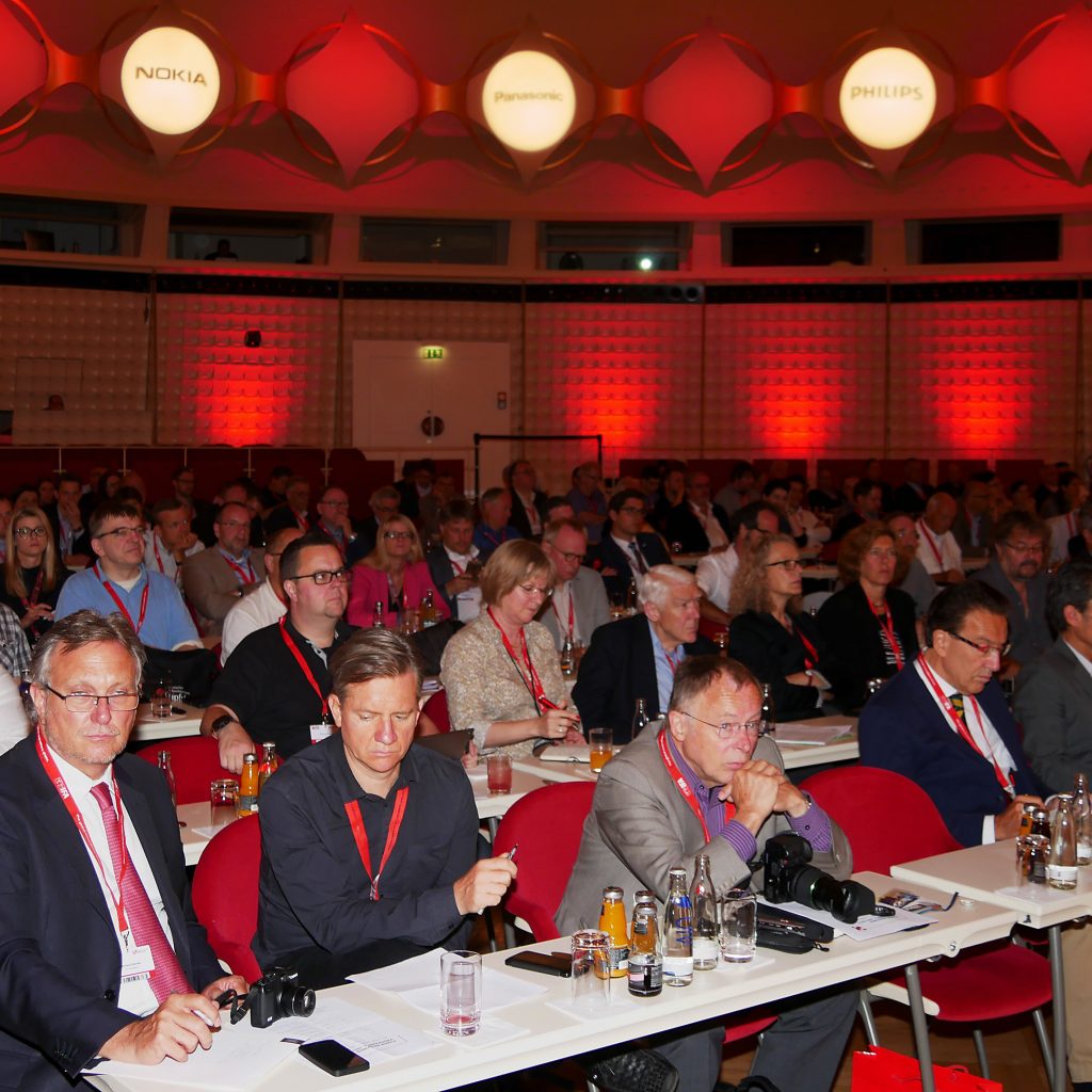 Mit spürbarer Konzentration folgten die vielen Teilnehmer der gfu insights & trends am 5. Juli im Berliner Congress Centrum (bbc) den Vorträgen zu heutigen und zukünftigen Marktfragen.