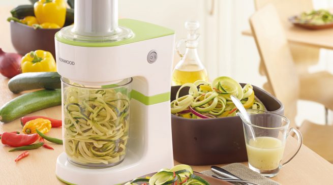 Kenwood Spiralschneider mit 3 Messereinsätzen.