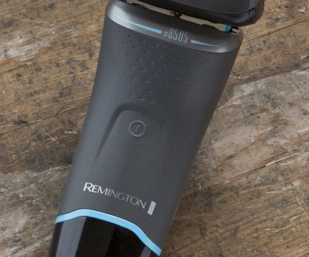 Remington Rasierer CaptureCut XF8505 mit AccuCut-Klingen.