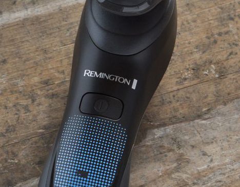 Remington Rasierer HyperFlex Aqua XR1430 für Nass- und Trockenanwendungen.