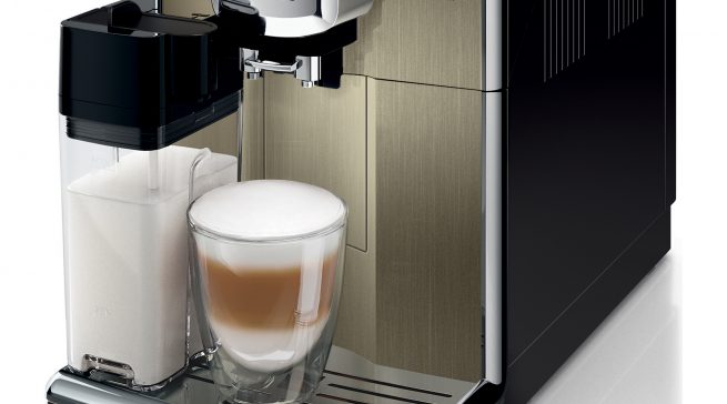 Der Saeco Kaffevollautomat Incanto Limited Edition Champagner HD8915/01
