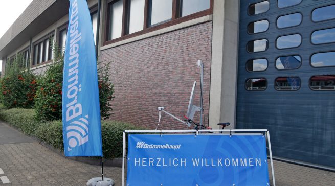 In den Lagerräumen des benachbarten Spediteurs Freund fand die diesjährige Hausmesse des Großhändlers Brömmelhaupt einen adäquaten „Notunterschlupf“.