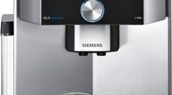 Der Vollautomat EQ.9 connect von Siemens ist vernetzt und lässt sich bequem per App steuern.