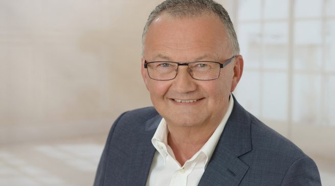 Nach seiner Tätigkeit für Panasonic, Samsung und Grundig ist Hans Wienands nun neuer Senior Vice President bei Hisense Germany. (Foto: Andi Werner)