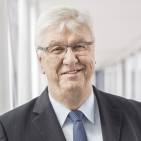 expert Vorstandsvorsitzender Volker Müller freut sich über das Gesellschafterwachstum.