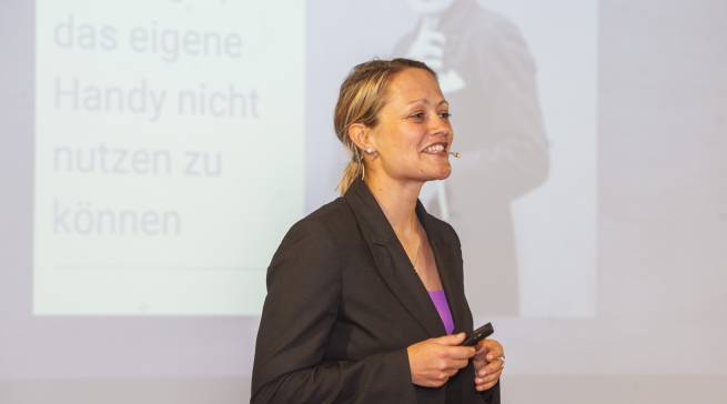 Christin Krooss von Google zeigte auf, welche Möglichkeiten der Internet-Gigant dem stationären Handel bietet, um die Frequenz im Geschäft vor Ort zu erhöhen.