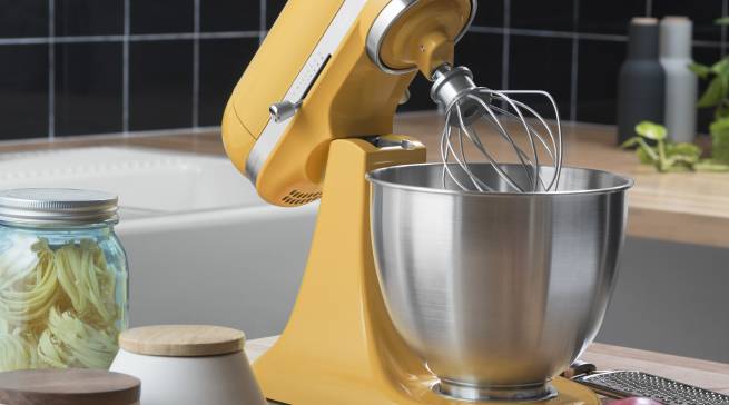 KitchenAid Küchenmaschine Mini mit 250 Watt Leistung.