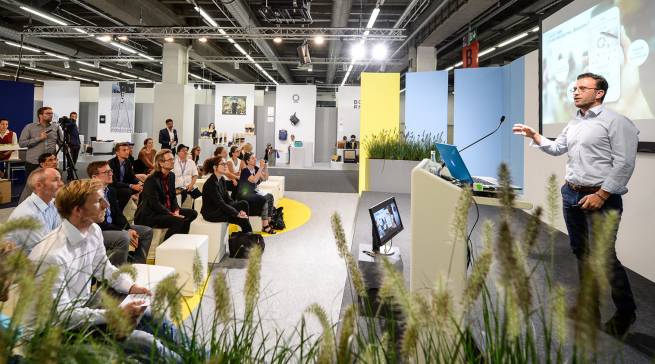 Gegenwart und Zukunft: Tendence Academy.