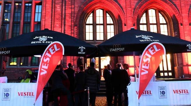 Vestel nfeiert: Erfolgreich in der Vergangenheit, optimistisch für die Zukunft.