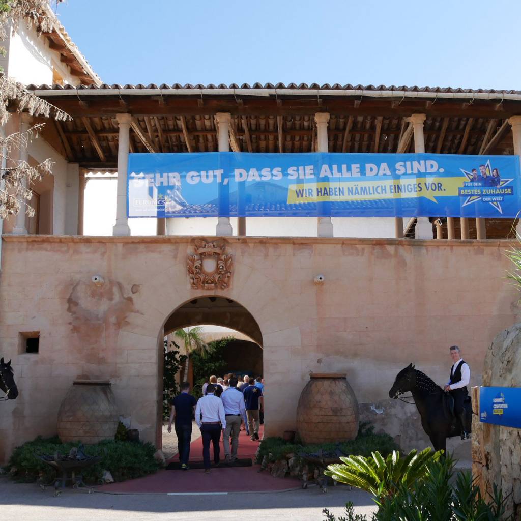 Bienvenido a Mallorca: Auf geht’s ins Tagungsdomizil Son Amar.