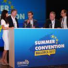 Expertenrunde aus Industrie und Handel zum Thema Kartellrecht. (v.l.) Moderatorin Claudia Bechstein, die Euronicer Dirk Wittmer und Frank Schipper, Rolf Diehl, GF Jura, und Prof. Justus Haucap. Expertenrunde aus Industrie und Handel zum Thema Kartellrecht. (v.l.) Moderatorin Claudia Bechstein, die Euronicer Dirk Wittmer und Frank Schipper, Rolf Diehl, GF Jura, und Prof. Justus Haucap.