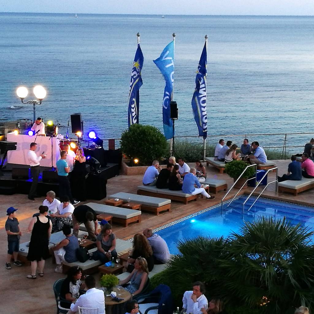 Der Beachclub bot eine malerische Kulisse für das Get-Together am zweiten Abend.