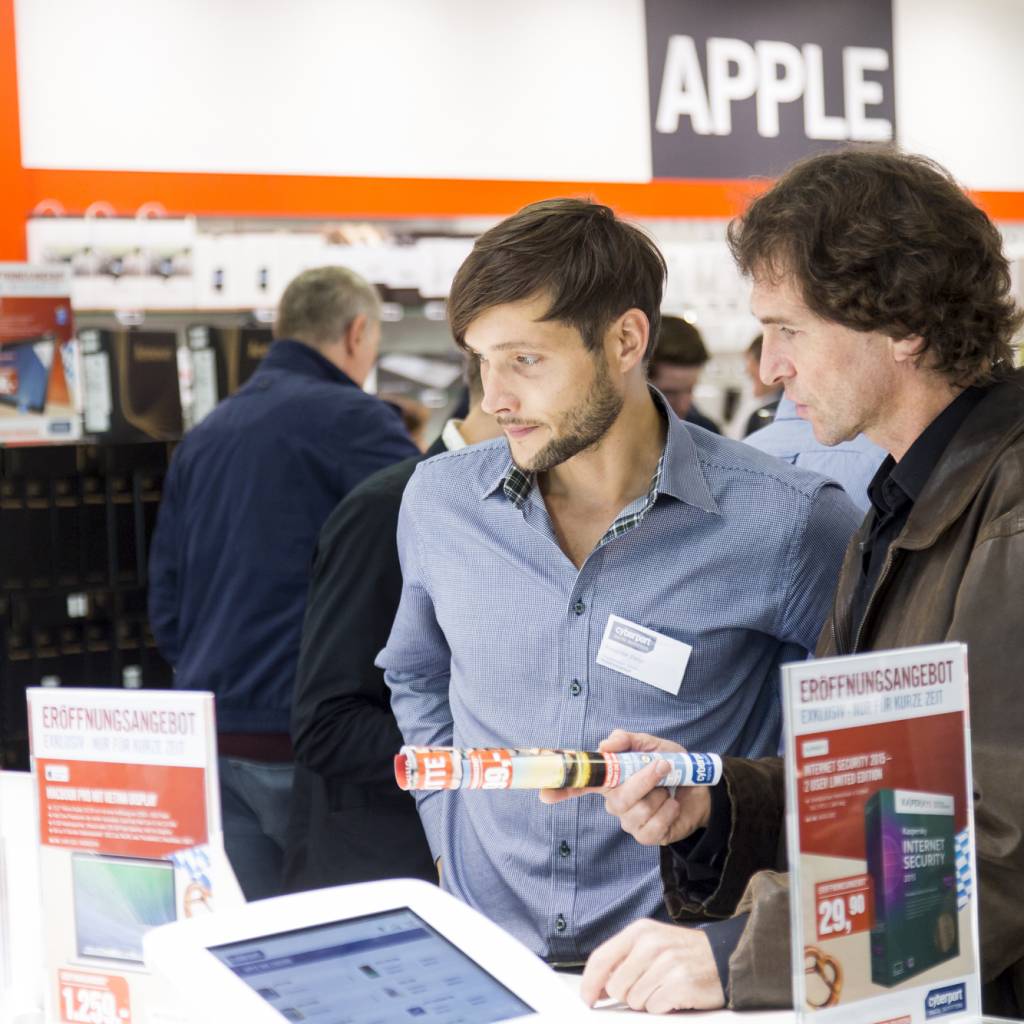 Auf Verkäufer im klassischen Sinne trifft man bei Cyberport nicht. Technikberater begleiten den Kunden bei seiner Auswahl.