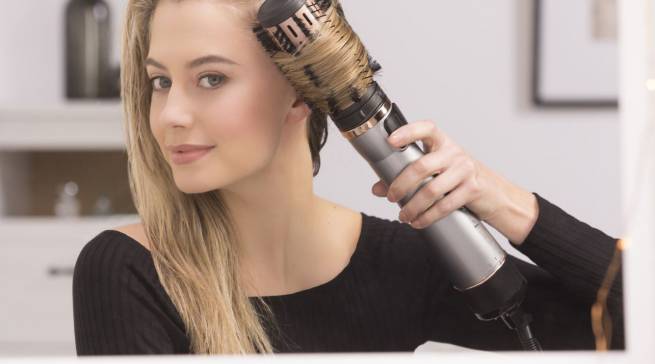 Remington Keratin Protect Warmluftbürste AS8810 mit 2 Rundbürstenaufsätzen.