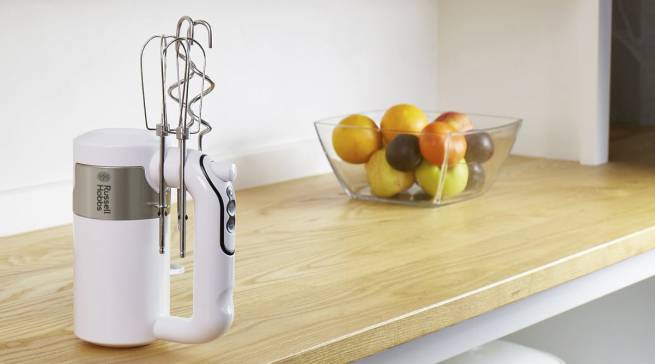 Russell Hobbs Handmixer EasyPrep 22960-56 mit 4 Geschwindigkeitsstufen.