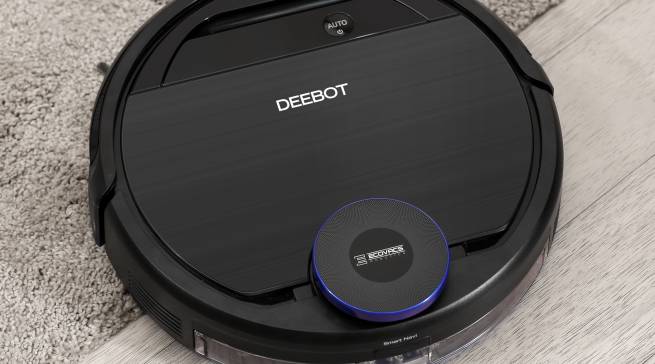 Ecovacs Saugroboter DEEBOT OZMO 930 mit OZMO-Technologie.