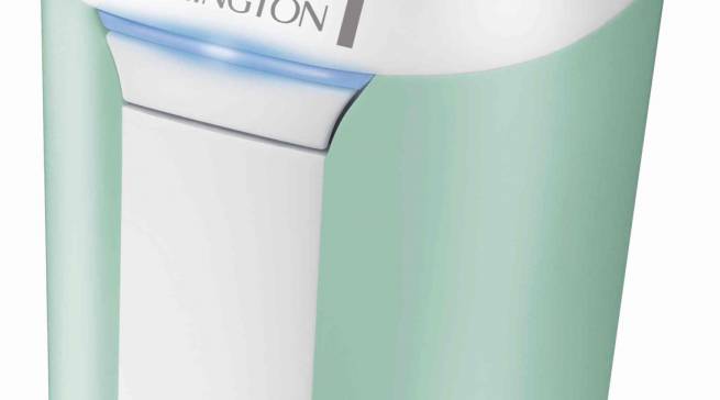 Remington Gesichtsreinigungsbürste Reveal Compact FC500 mit Dual-Action-Technologie.