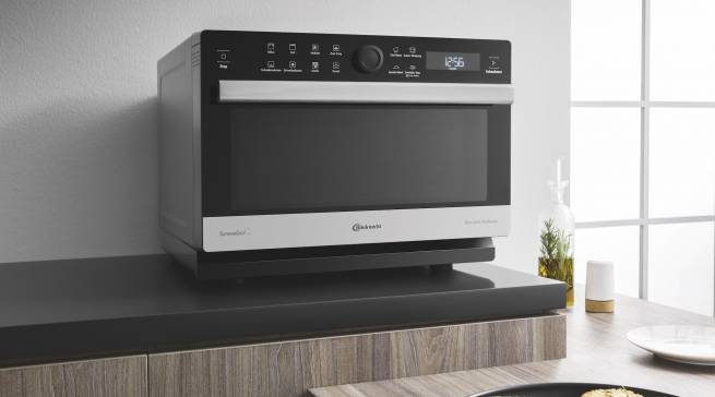 Die Bauknecht 5-in-1 Mikrowelle Supreme Chef