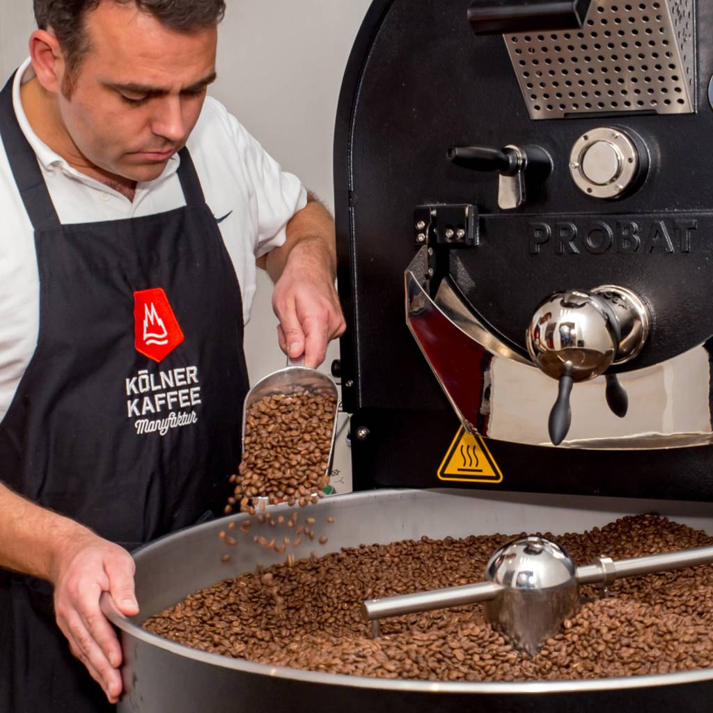 Georg Hempsch von der „Kölner Kaffeemanufaktur“ beliefert „esperto“ in Frechen.