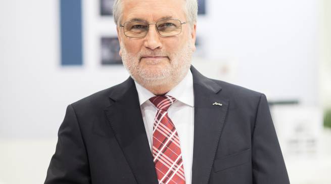 Nach 23 Jahren an der Spitze der Jura Elektrogeräte Vertriebs-GmbH tritt Rolf Diehl Mitte 2018 in den Ruhestand.