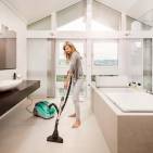 Schafft glänzende Hartböden und saubere Teppiche in einem Arbeitsgang: Aqua+ Multi Clean X10 Parquet von Thomas.