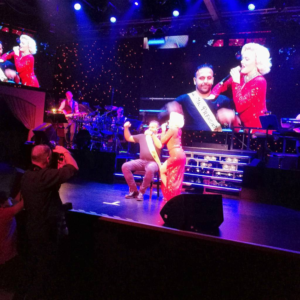 Stars in Concert: Marilyn Monroe umgarnte Mr. President (Tuncer Köken).