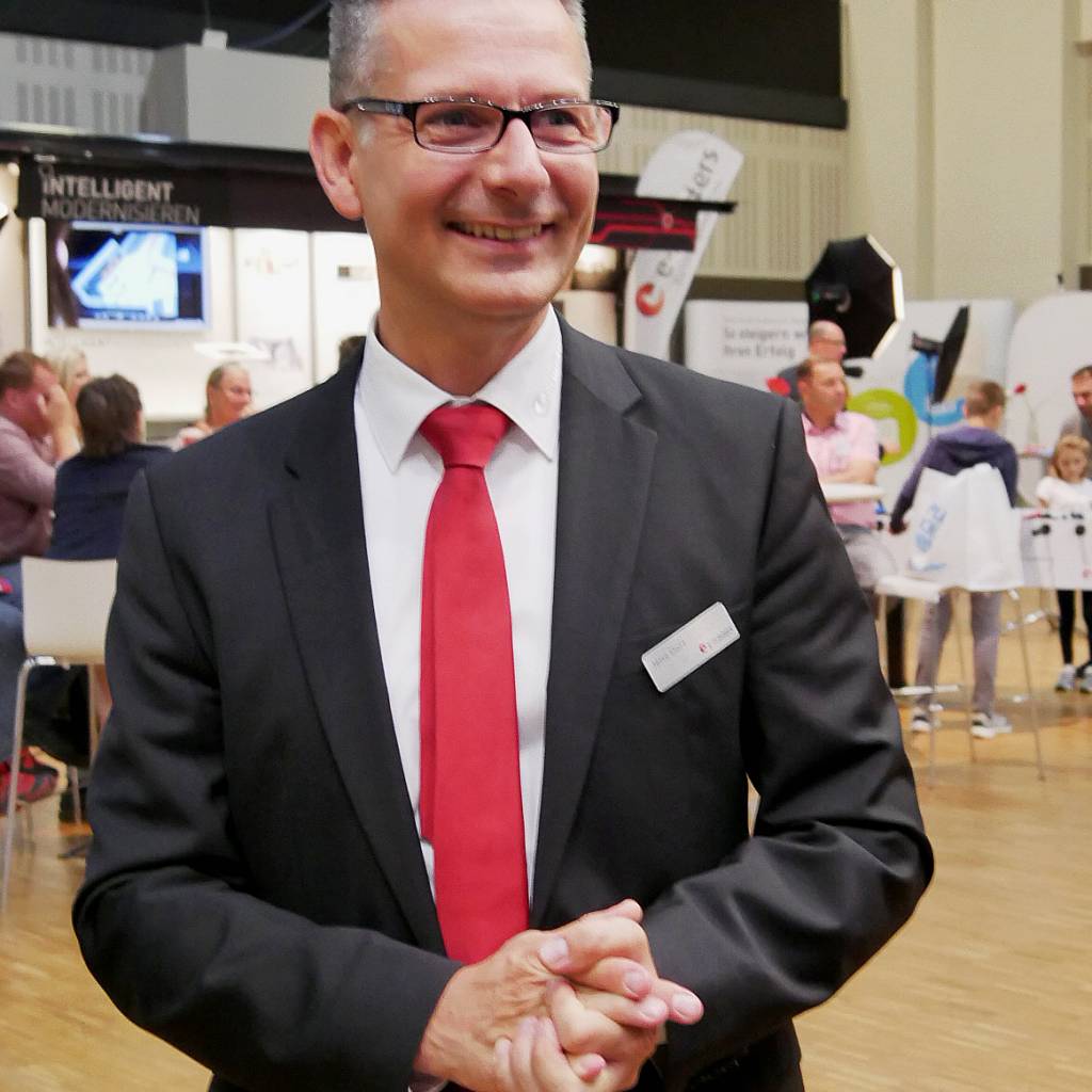 „Wir haben Oberkante Unterlippe, was die Aufträge angeht“, so ein zufriedener Jens Gorr, Geschäftsführer der Verbundgruppe e-masters aus Hannover.
